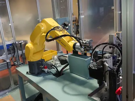 自動車部品組立装置