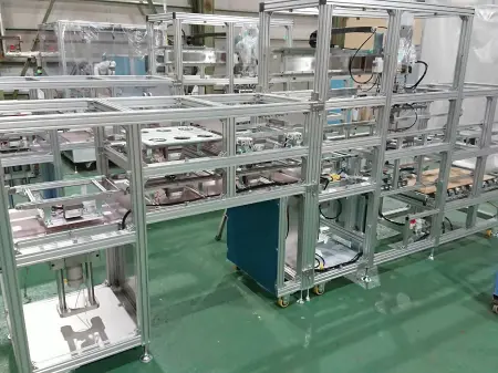 樹脂成型 冷却搬送機